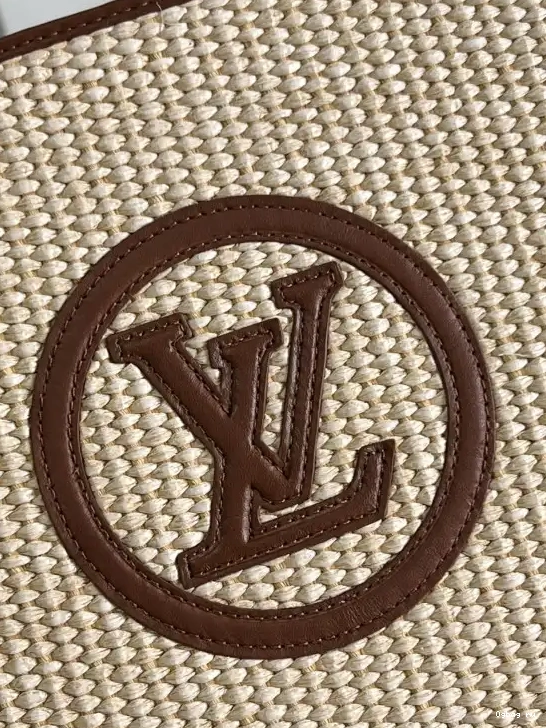 LOUIS ON TOILETRY CHAIN POUCH VUITTON 0606